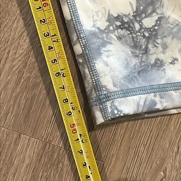 UURUN Women’s Leggings Small Grey & White Tie Dye Cropped Workout Athleisure - Picture 13 of 14